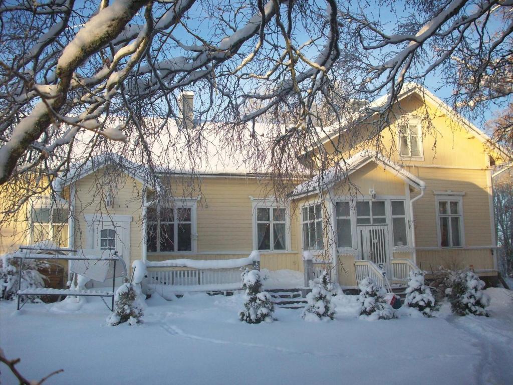 Brinkin Wanha Pappila Hotel Kokkola  Exterior photo
